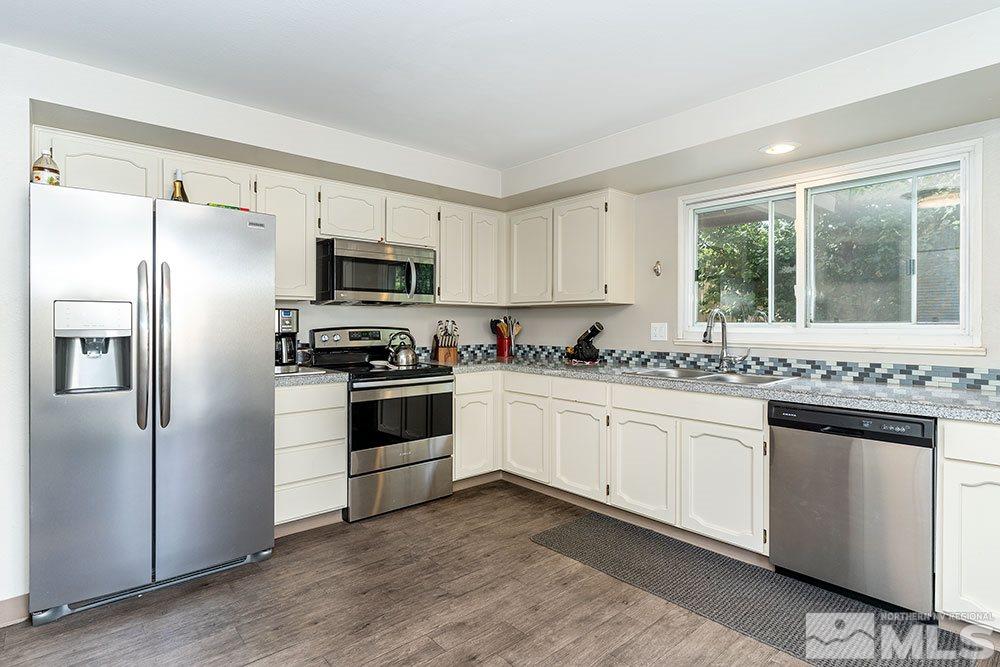 7561 Rhinestone Drive Reno, NV 89511 - Photo 5 of 16 Photo 5