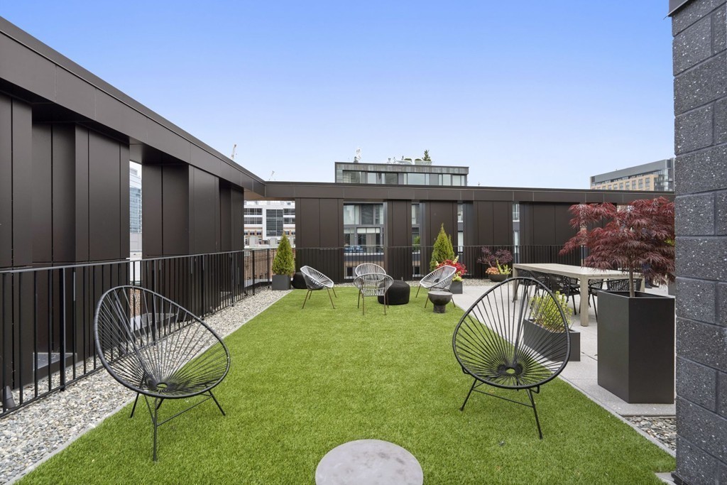 10 Farnsworth Street, Unit 5B Boston, MA 02210 - Photo 29 of 35 a view of a chairs and tables in the patio