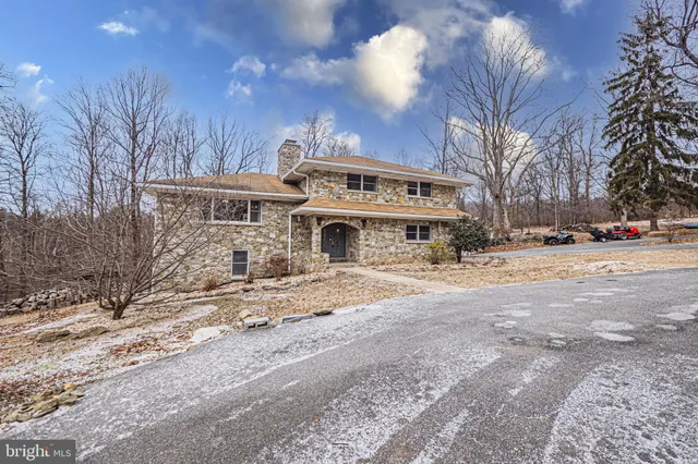 $769,000 | 16834 Buck Lantz Road, Sabillasville, MD 21780