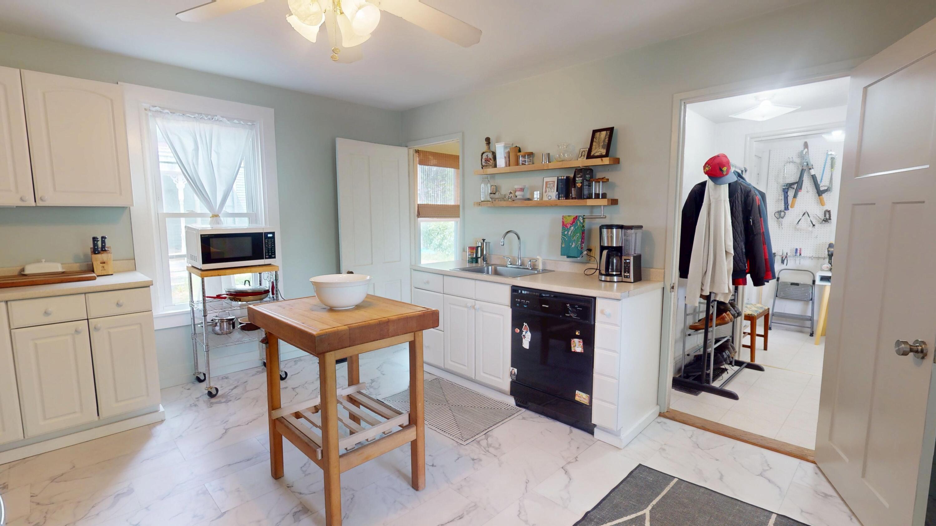 21 Fern Street Bangor, ME 04401 - Photo 7 of 54 6