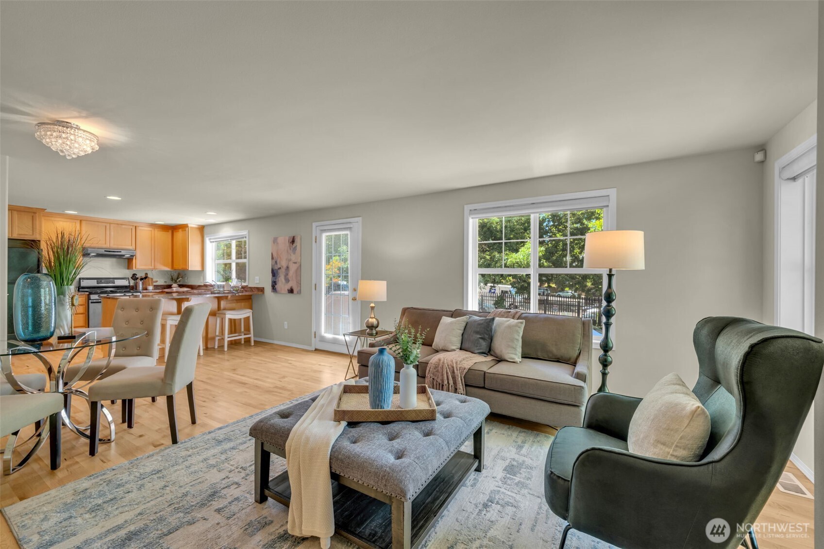4720 Interlake Avenue North Seattle, WA 98103 - Photo 6 of 40