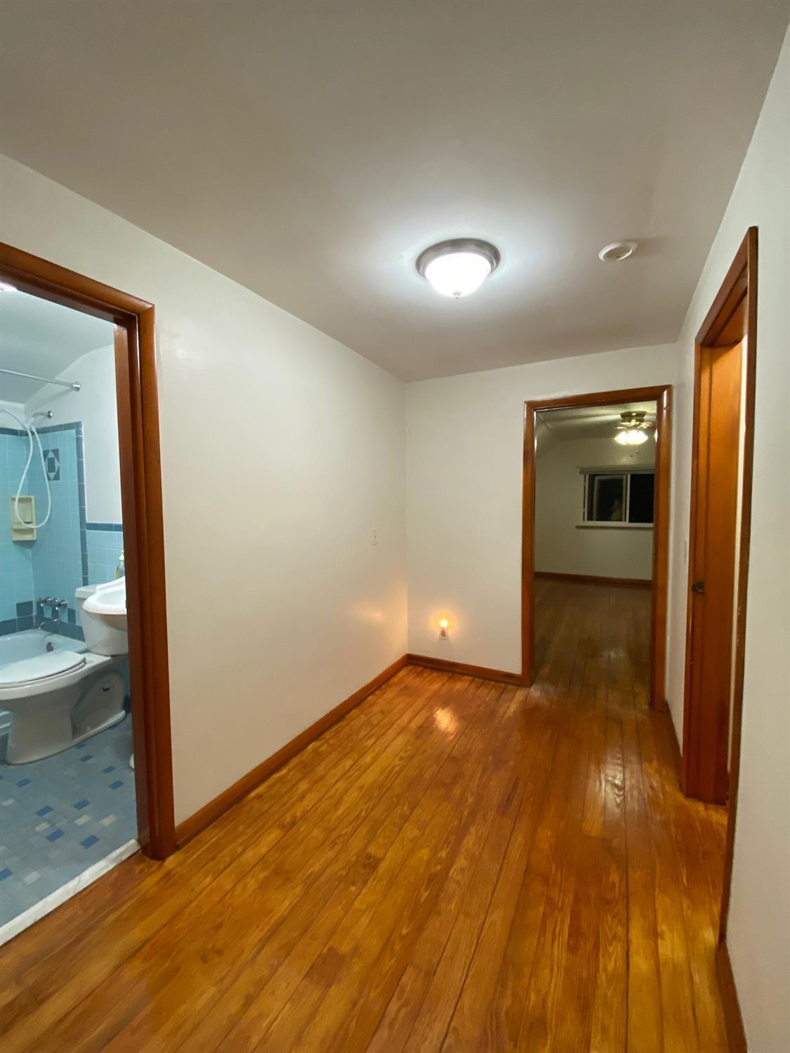 3343 Compton Road Cincinnati, OH 45251 - Photo 16 of 32