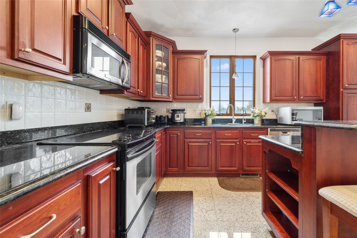 3139 Knapp Road Vestal, NY 13850 - Photo 8 of 43 Gallery Image 8