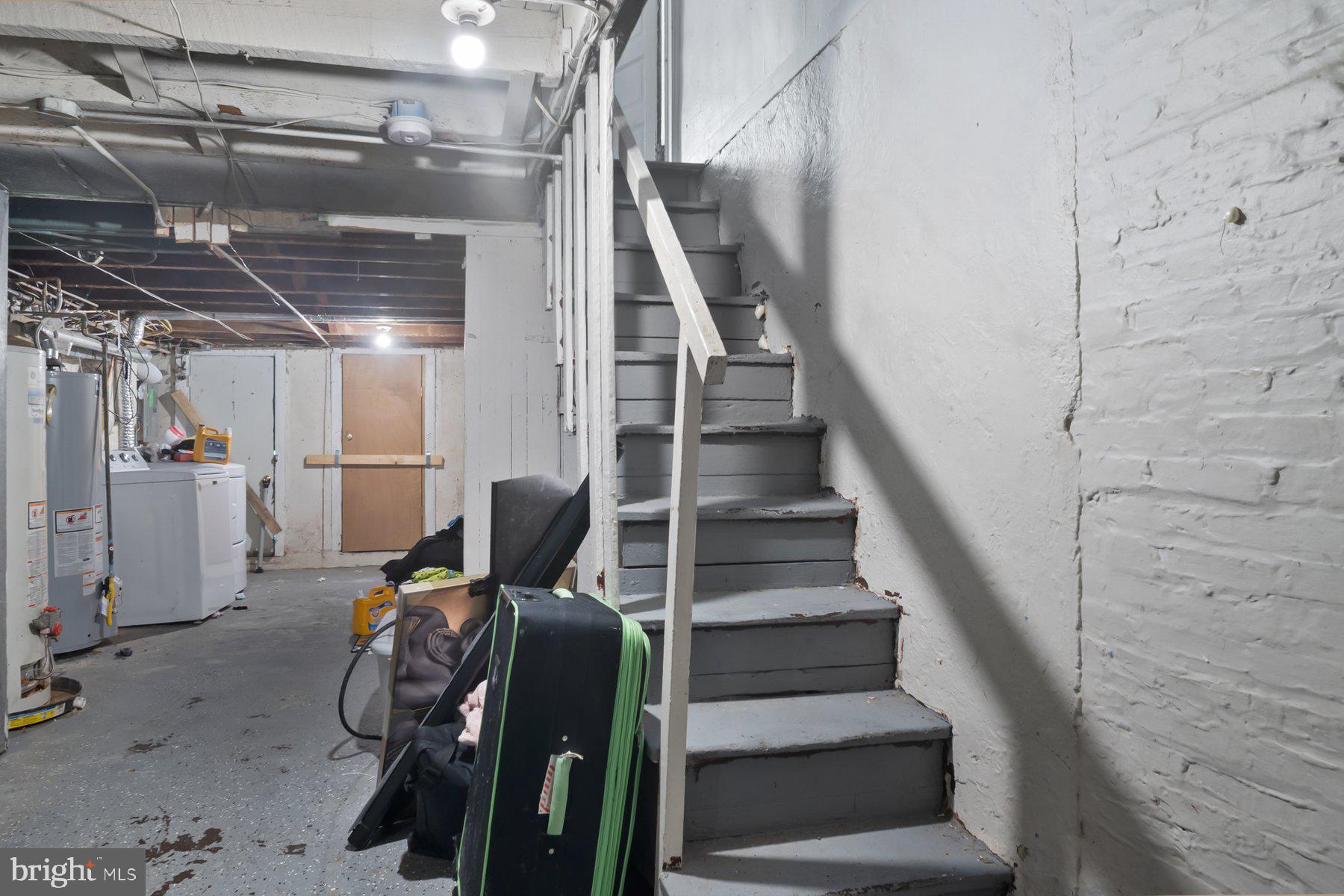 1659 Cliftview Avenue Baltimore, MD 21213 - Photo 23 of 25 a view of entryway