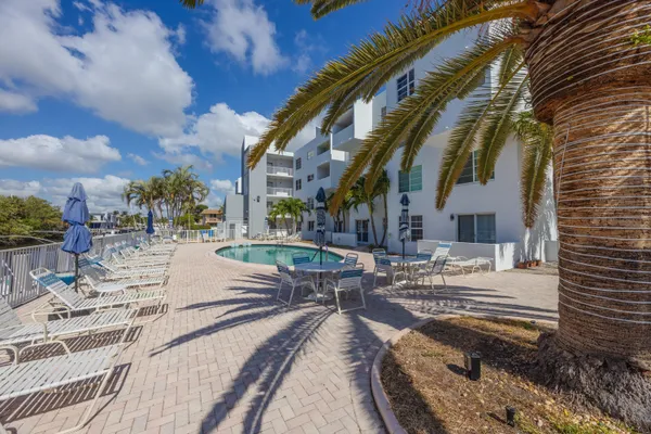 $1,900 | 2850 Northeast 14th Street, Unit 210B, Pompano Beach, FL 33062