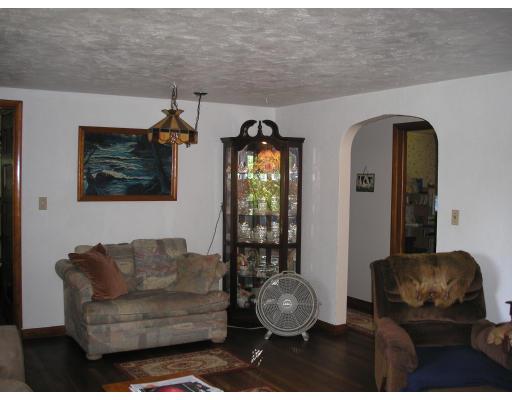 39 Long Hill Road Holland, MA 01521 - Photo 18 of 22 a living room with furniture and wooden floor