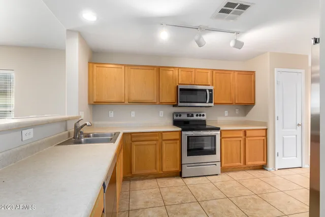 $1,750 | 946 South 166th Avenue, Goodyear, AZ 85338