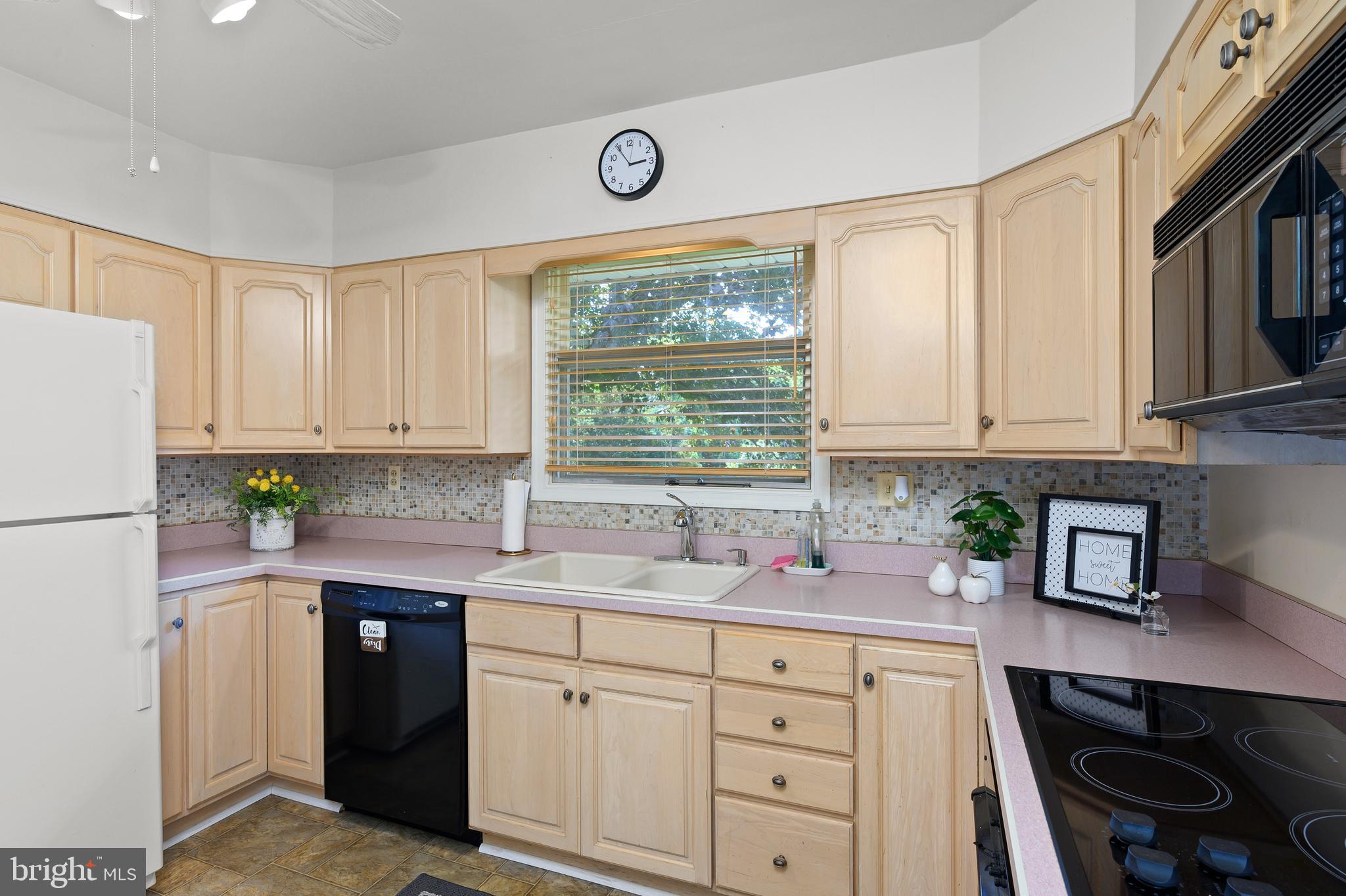 2530 McKenzie Road Ellicott City, MD 21042 - Photo 11 of 40 Kitchen (alt view)