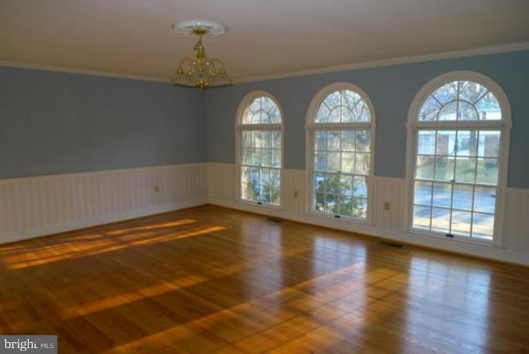 8700 Gateshead Road Alexandria, VA 22309 - Photo 3 of 22 Dining Room