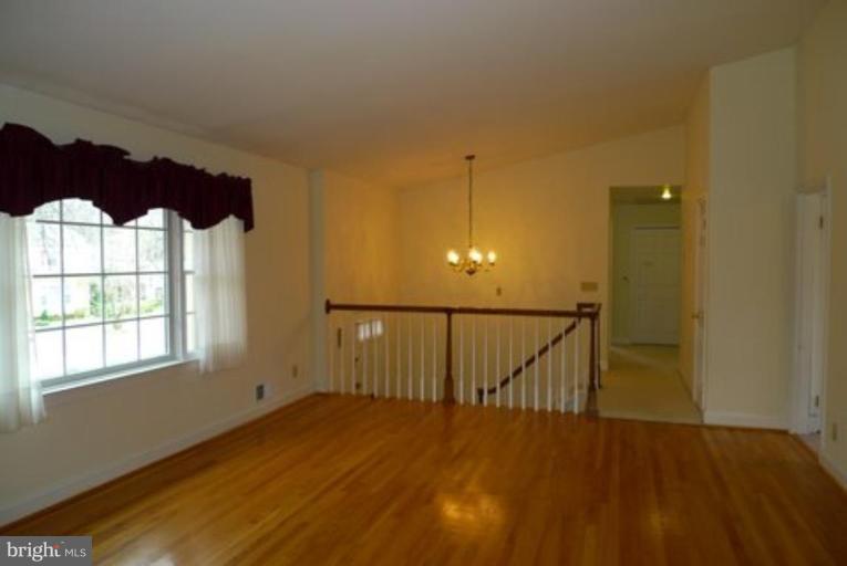 8700 Gateshead Road Alexandria, VA 22309 - Photo 7 of 22 Living Room #2