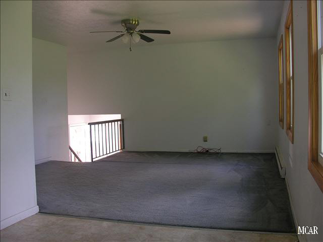 3248 Blue Bush Road Monroe, MI 48162 - Photo 6 of 9 Liv Rm