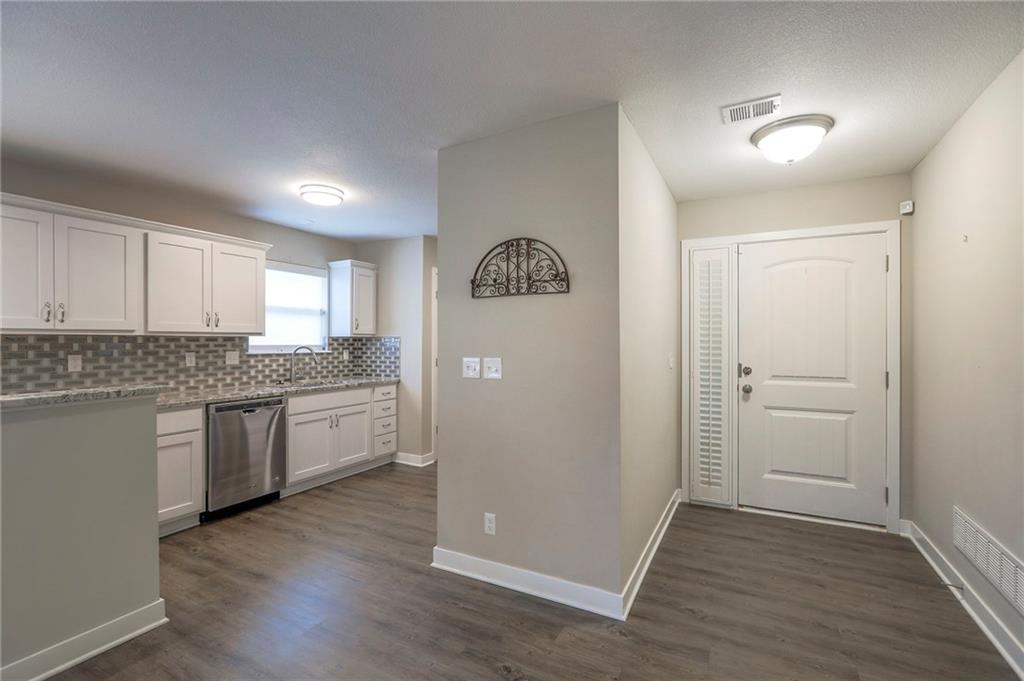 4625 Appleton Avenue Kansas City, MO 64133 - Photo 4 of 29