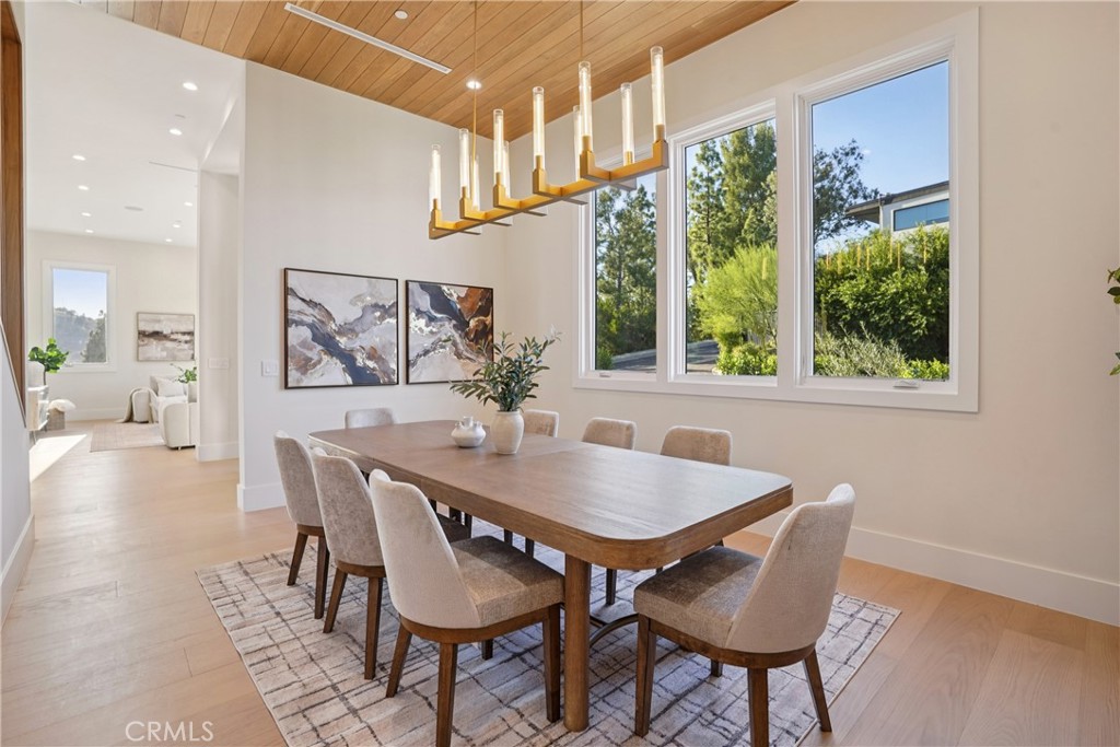 17354 Toquet Drive Encino, CA 91316 - Photo 10 of 75 Gallery Image 10