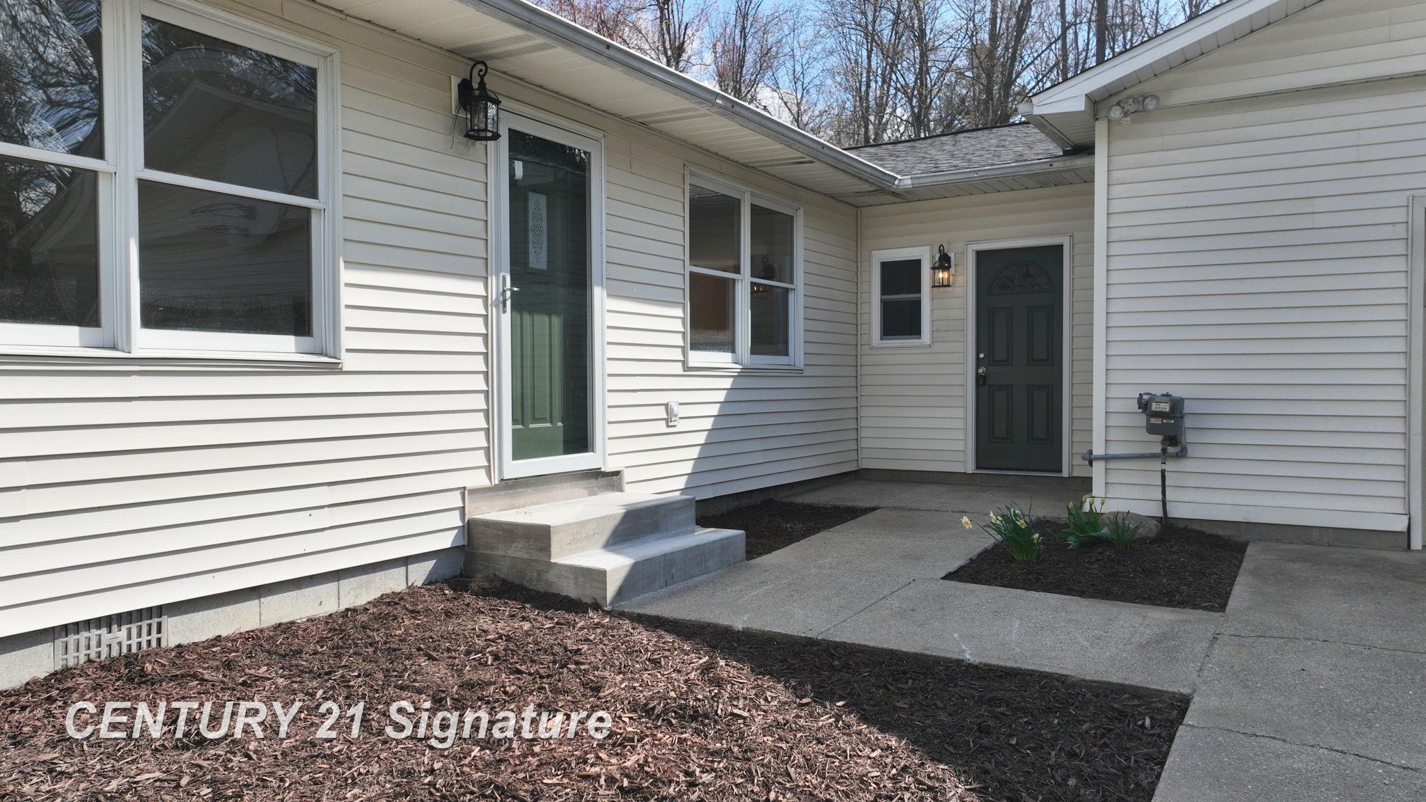 10293 Carr Road St. Charles, MI 48655 - Photo 4 of 42 50199071-08b962b1-2d3d-4dfe-b836-bb8250cc4207.JPG