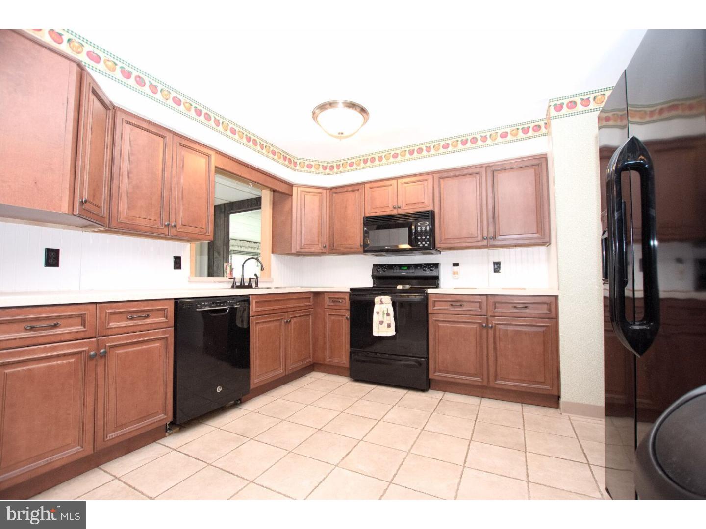 270 Greentree Road Sewell, NJ 08080 - Photo 3 of 15