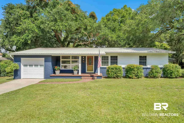 $2,600 | 252 Bayview Street South, Fairhope, AL 36532