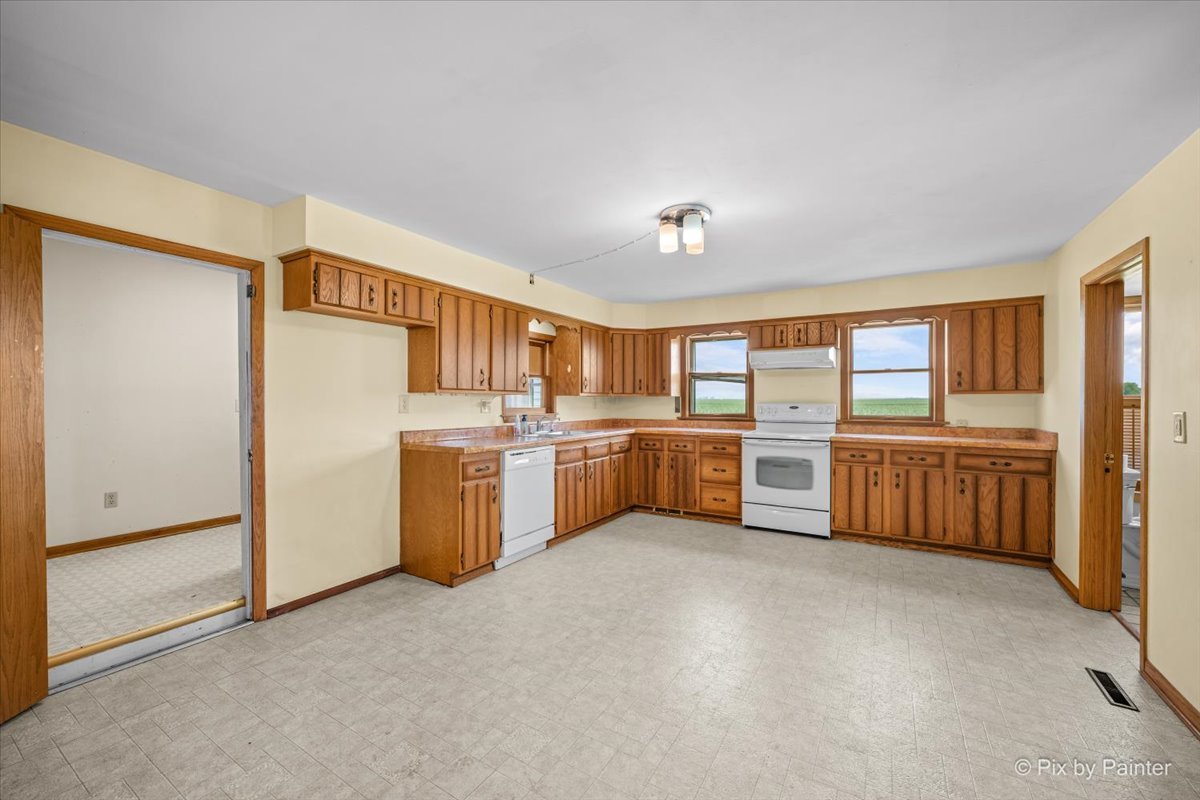 46W763 Wheeler Road Big Rock, IL 60511 - Photo 8 of 42