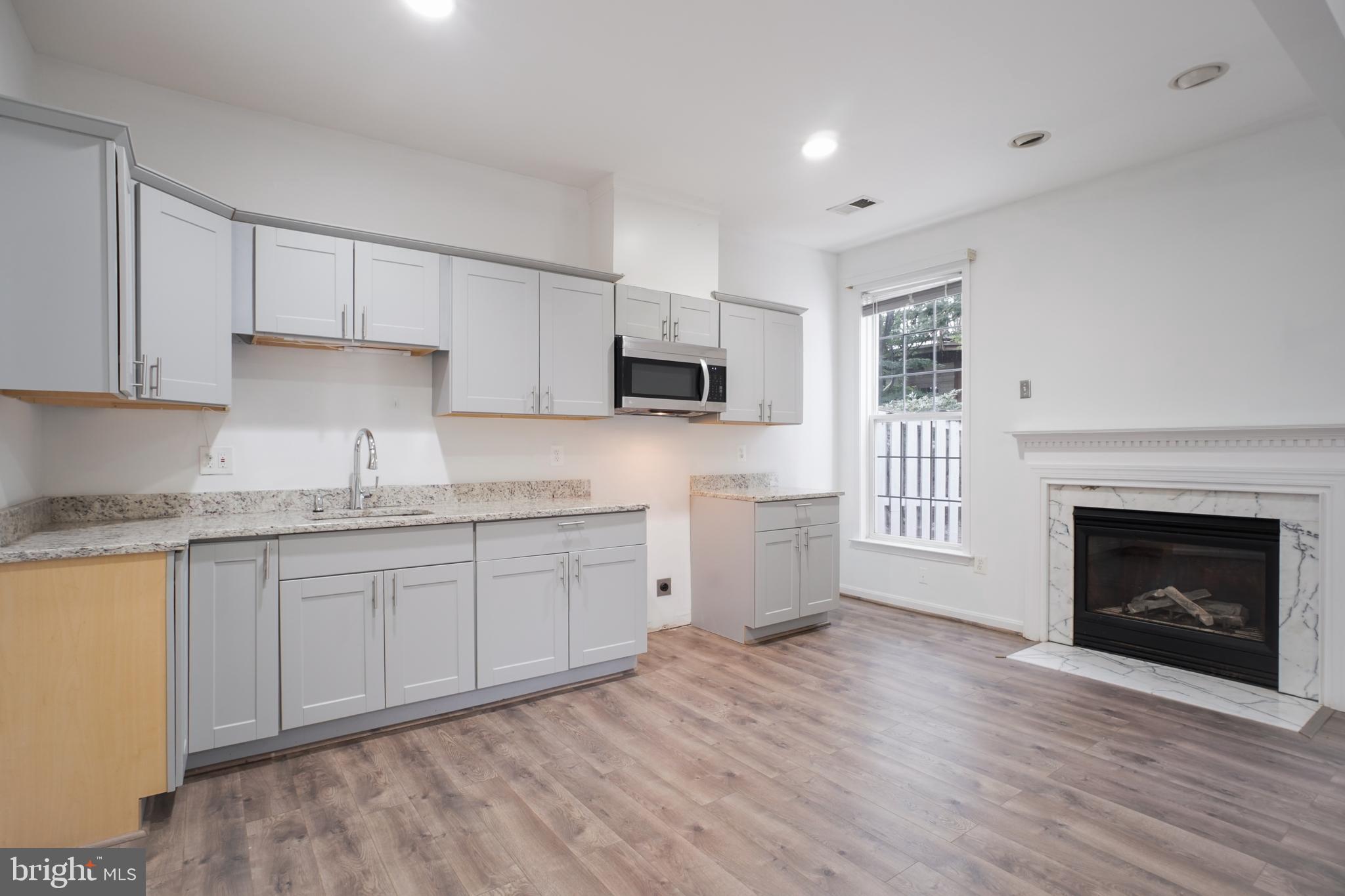 46675 Cavendish Square Sterling, VA 20165 - Photo 11 of 35 1st Floor