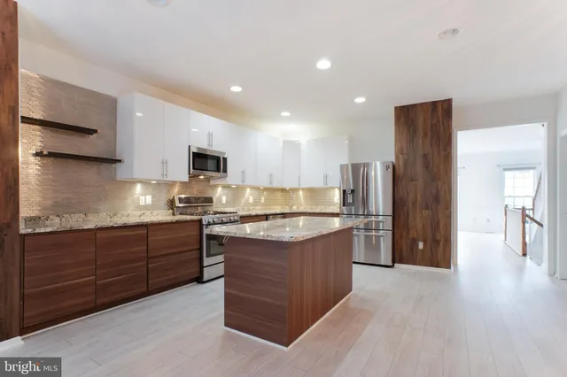 $650,000 | 46675 Cavendish Square, Sterling, VA 20165