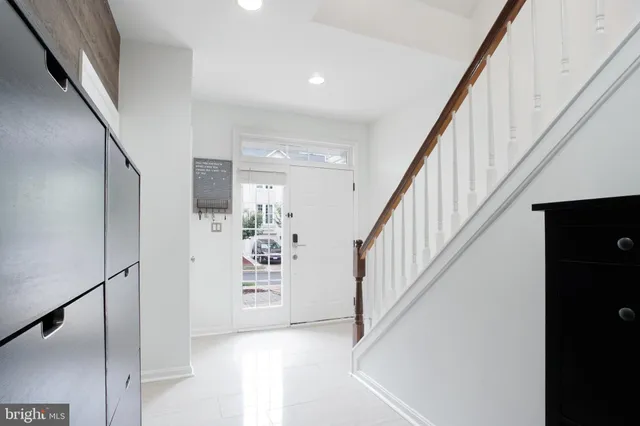 $650,000 | 46675 Cavendish Square, Sterling, VA 20165