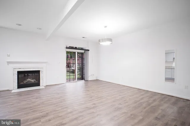 $650,000 | 46675 Cavendish Square, Sterling, VA 20165