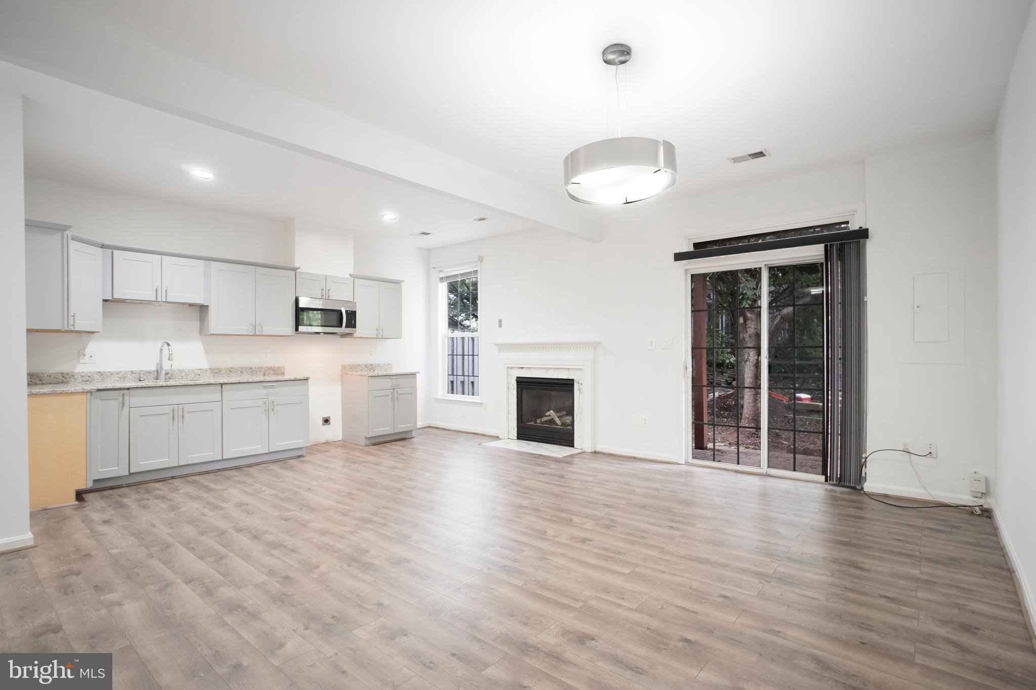 46675 Cavendish Square Sterling, VA 20165 - Photo 10 of 35 1st Floor Rec room