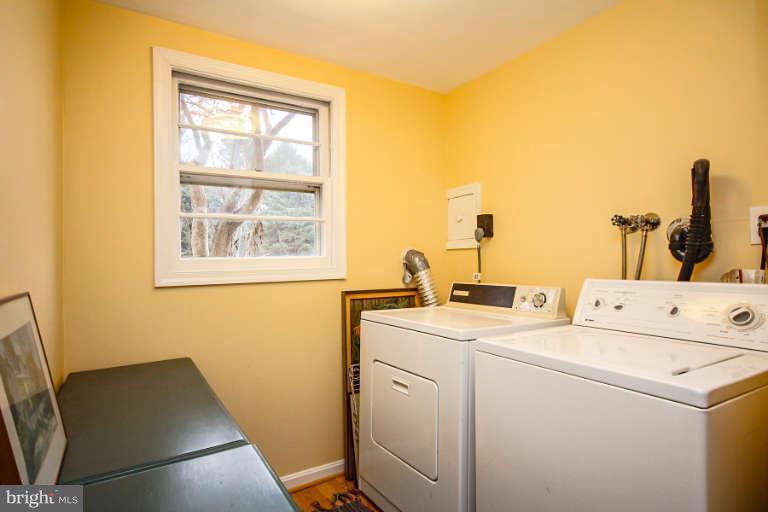 15311 Barnesville Road Boyds, MD 20841 - Photo 20 of 25 a utility room with dryer and washer