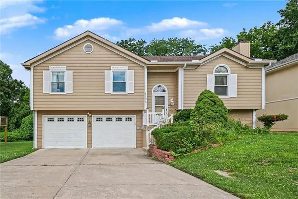 $355,000 | 4123 North Troost Avenue, Kansas City, MO 64116