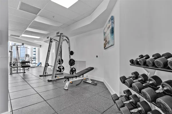 $600,000 | 480 Northeast 30th Street, Unit PH2205, Miami, FL 33137