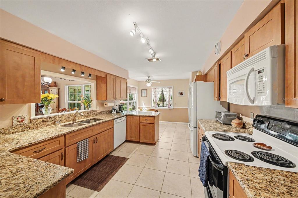 284 Clearview Road Oviedo, FL 32766 - Photo 12 of 35