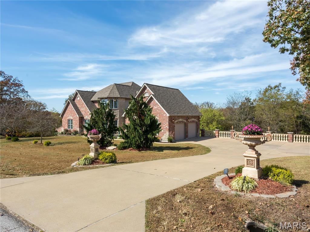 1 Pelham Point Festus, MO 63028 - Photo 2 of 66