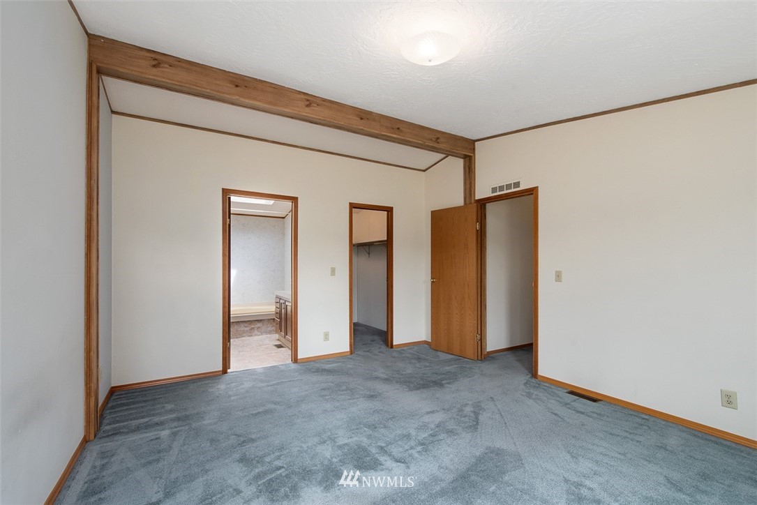 17855 Bennett Road Mount Vernon, WA 98273 - Photo 17 of 40 a view of an empty room