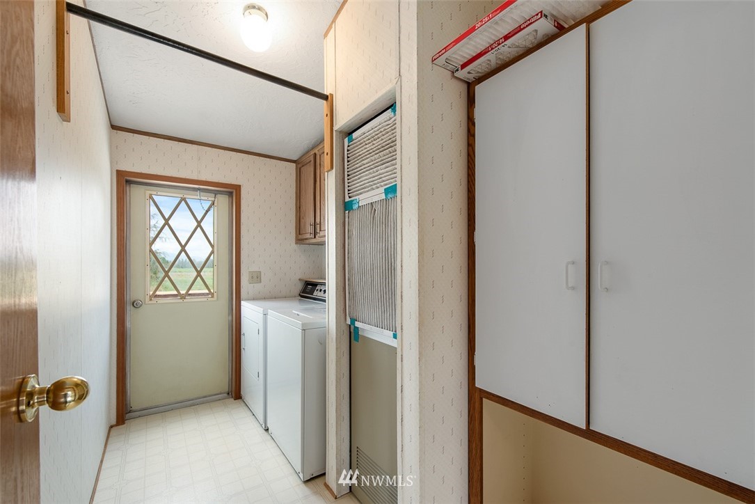 17855 Bennett Road Mount Vernon, WA 98273 - Photo 23 of 40 a view of an empty room