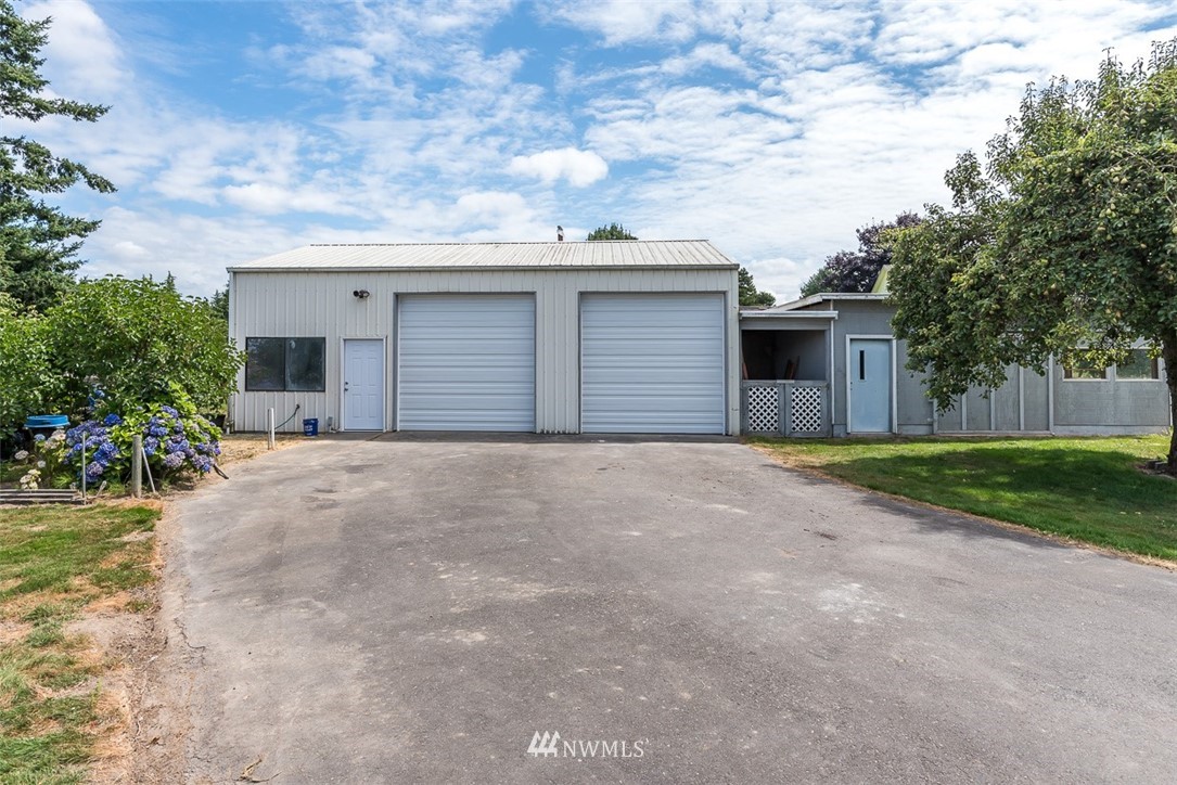 17855 Bennett Road Mount Vernon, WA 98273 - Photo 26 of 40 a view of outdoor space yard and garage