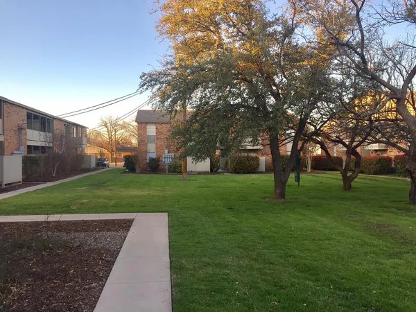 $2,400 | 750 North Judge Ely Boulevard, Abilene, TX 79601