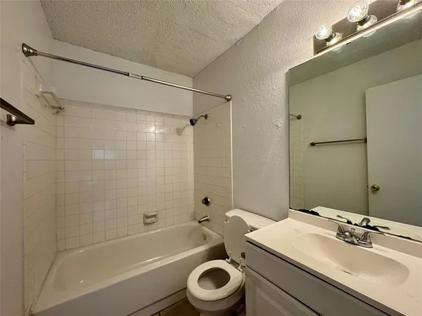 $2,400 | 750 North Judge Ely Boulevard, Abilene, TX 79601