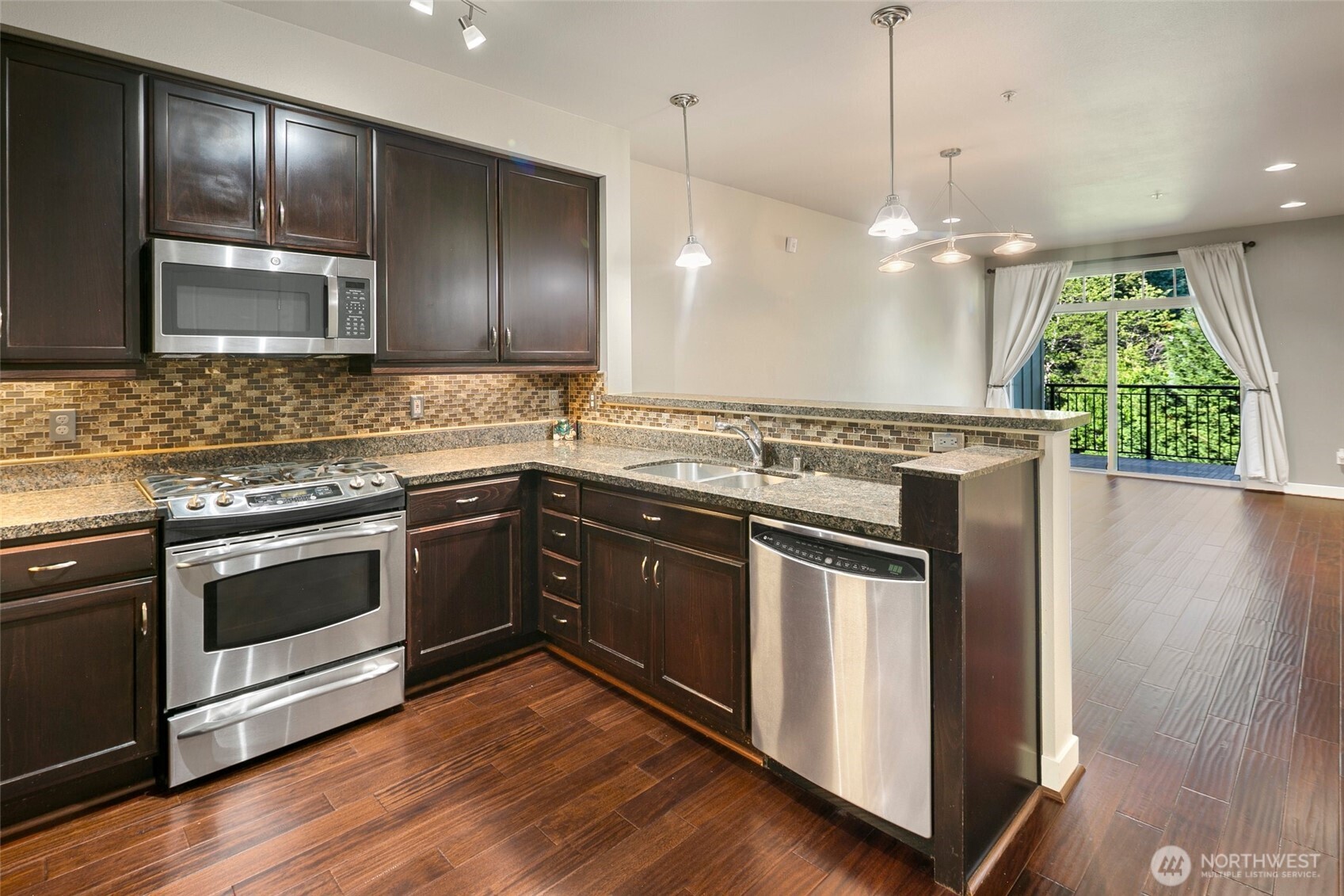 15730 116th Avenue Northeast, Unit 405 Bothell, WA 98011 - Photo 9 of 31