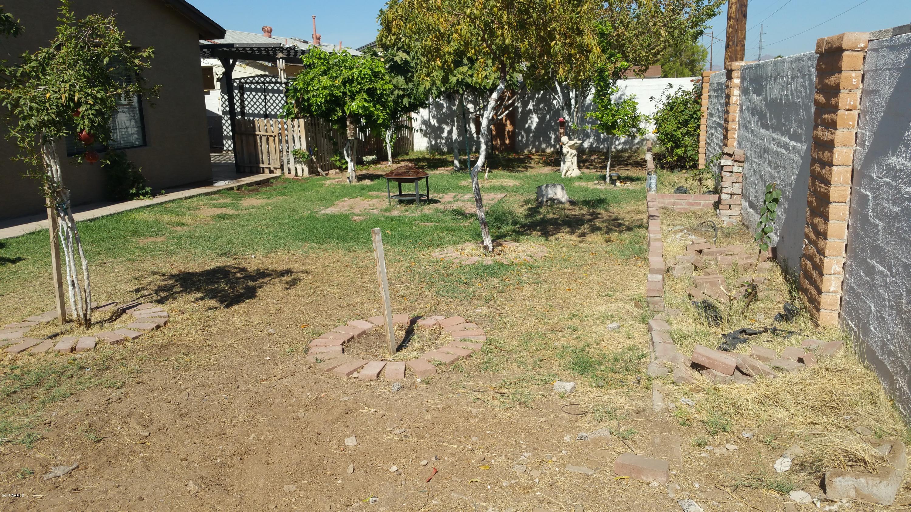6039 South 46th Street Phoenix, AZ 85042 - Photo 16 of 16 Backyard