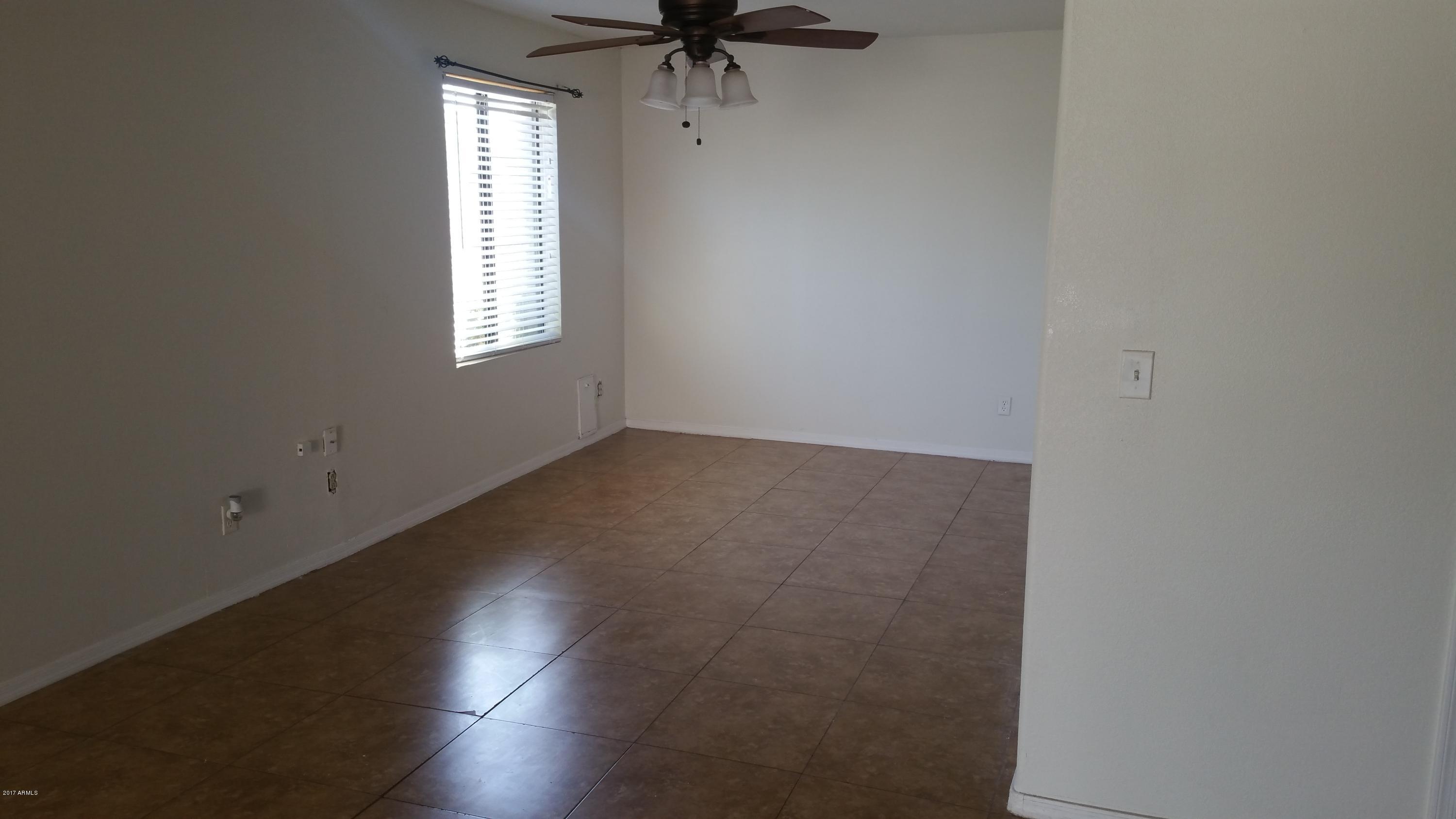 6039 South 46th Street Phoenix, AZ 85042 - Photo 9 of 16 Great Room