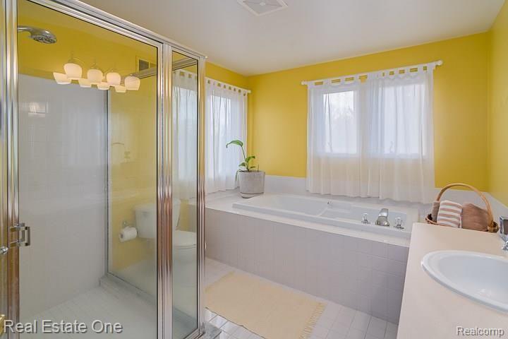 2724 Santia Road Troy, MI 48085 - Photo 33 of 45 Image_33.jpg