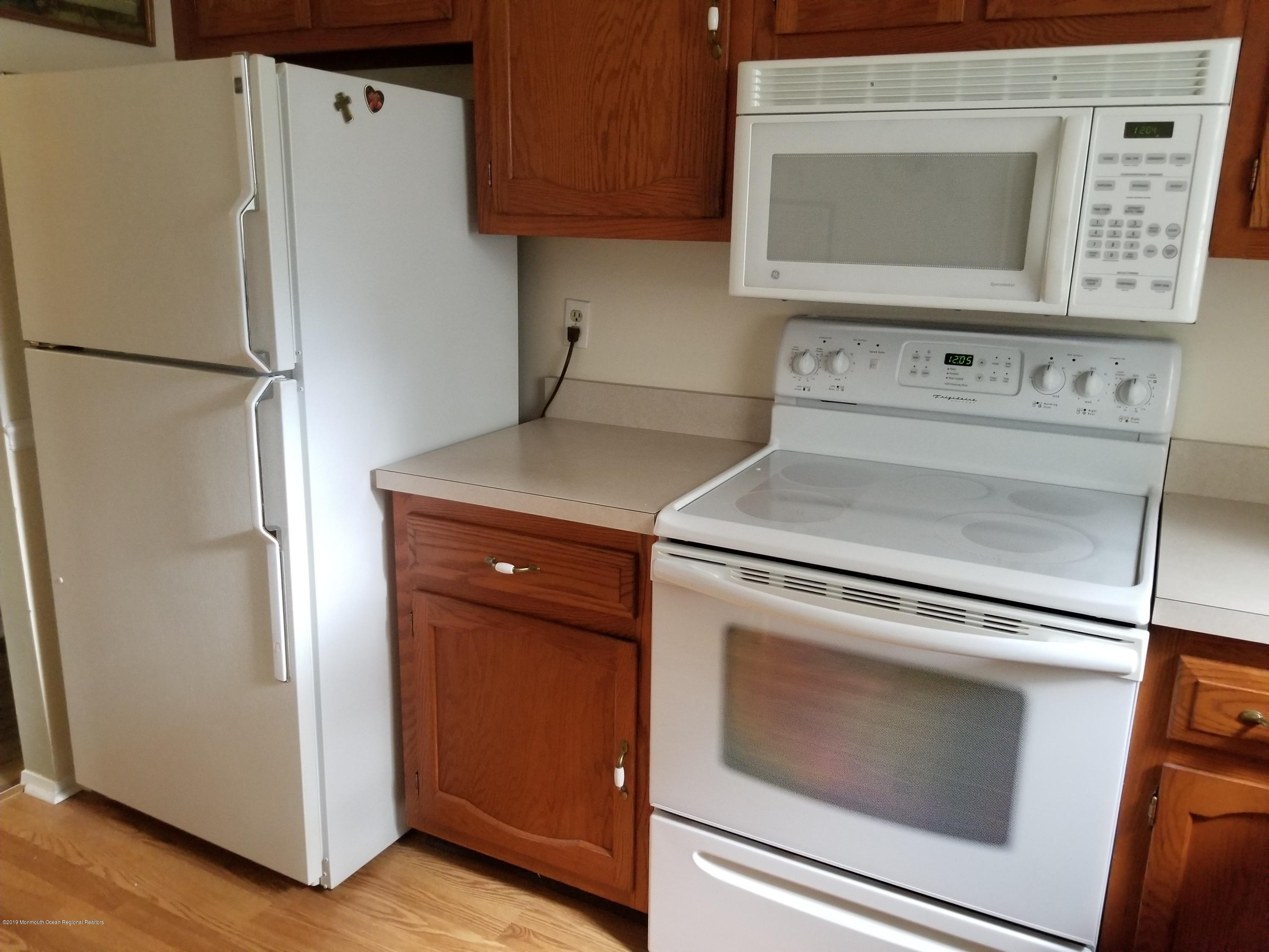 6 B Medford Road Whiting, NJ 08759 - Photo 8 of 25 20191010_120526