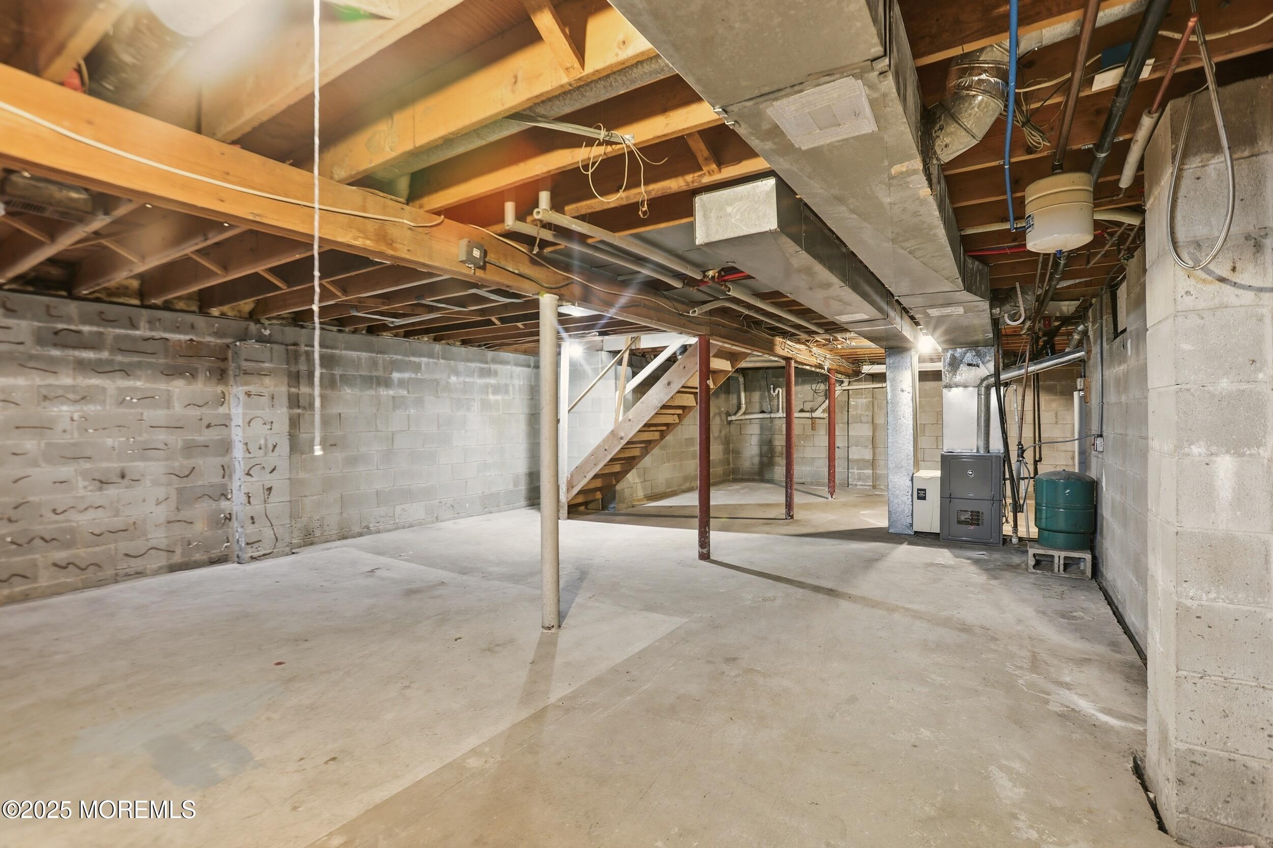 1634 Old Freehold Road Toms River, NJ 08755 - Photo 3 of 41 14_img_5315