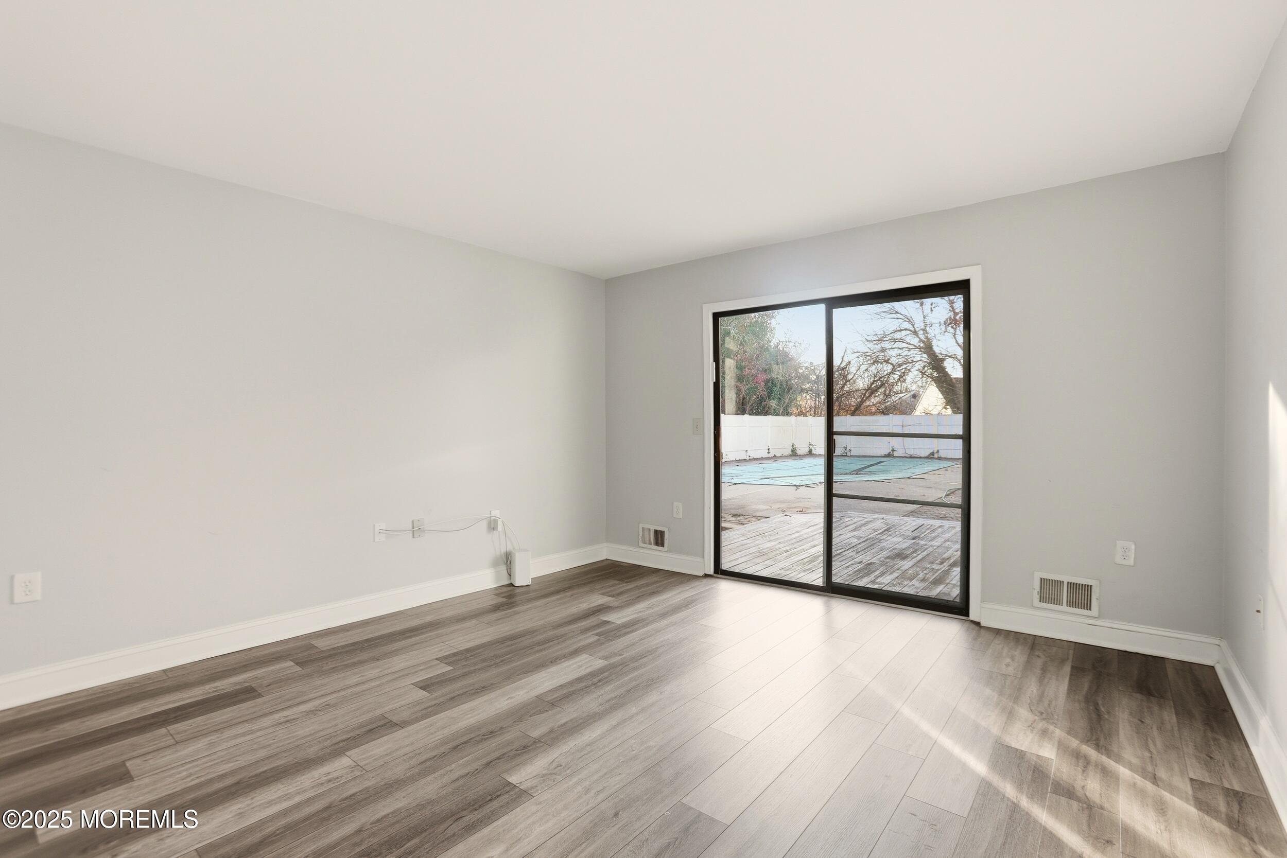 1634 Old Freehold Road Toms River, NJ 08755 - Photo 4 of 41 15_img_5318