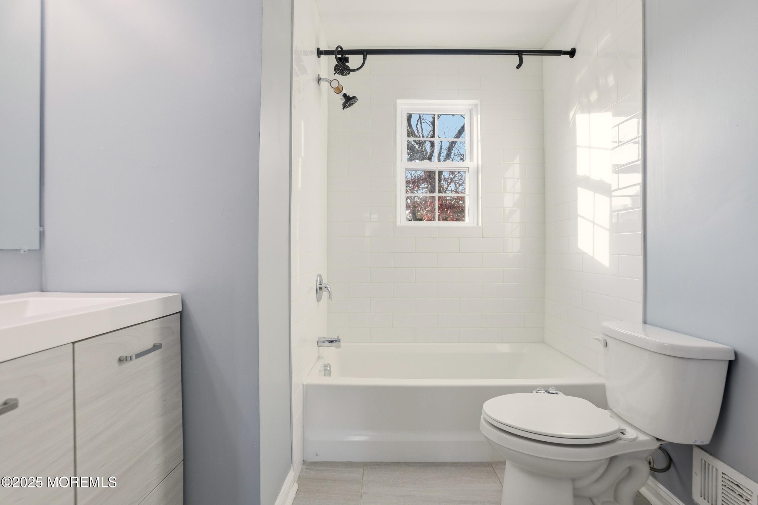 1634 Old Freehold Road Toms River, NJ 08755 - Photo 9 of 41 28_img_5366