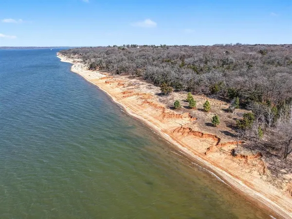 $399,900 | 138 Lake Front Court, Pottsboro, TX 75076