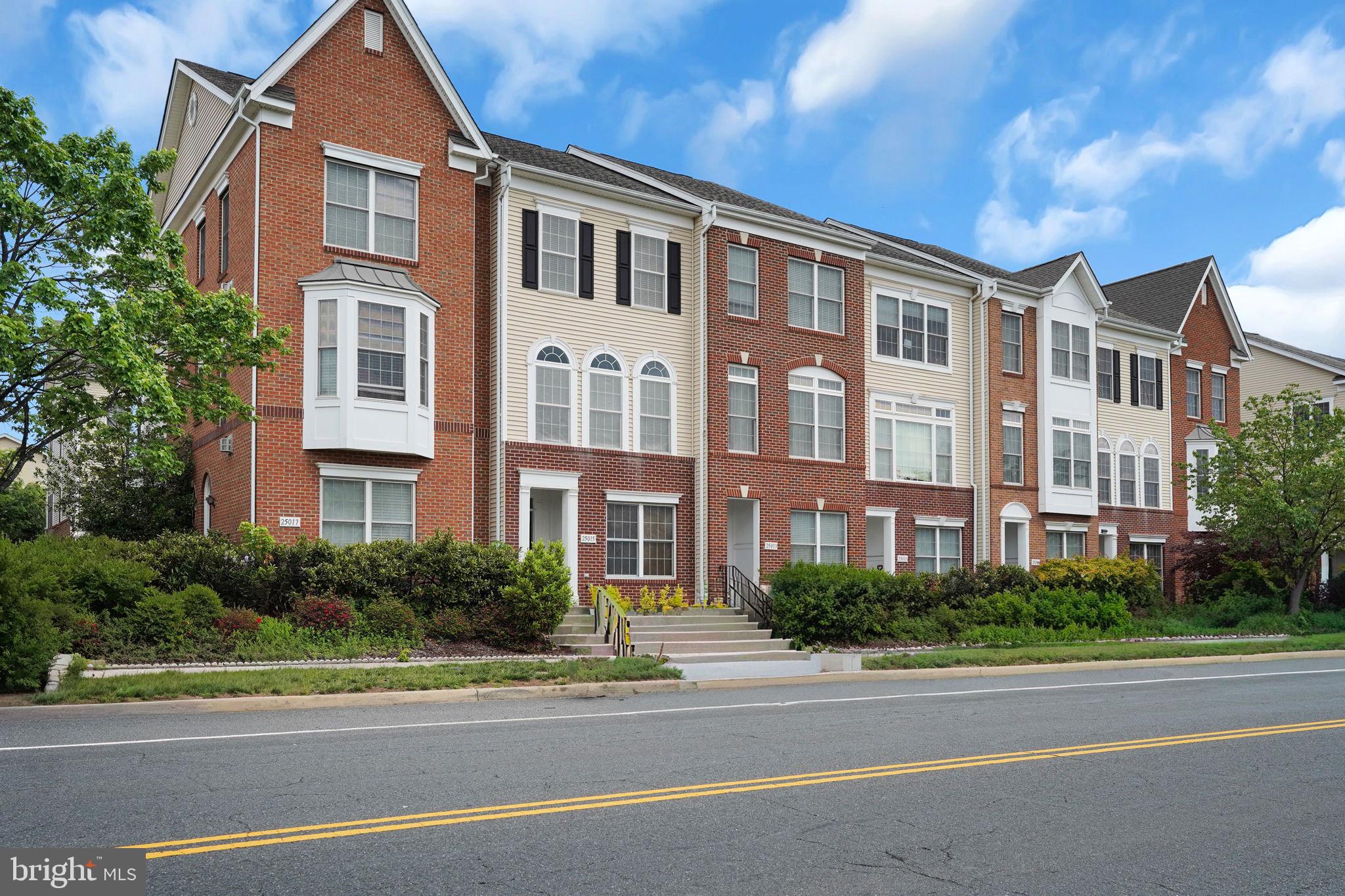 25015 Riding Center Drive Chantilly, VA 20152 - Photo 2 of 39 Gallery Image 2