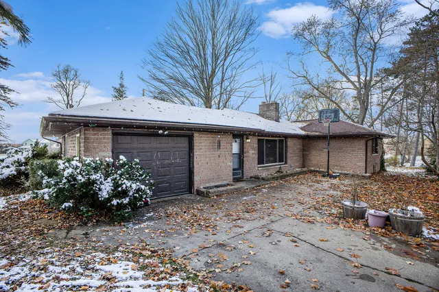 $225,000 | 5710 Houston Road, Eaton Rapids, MI 48827