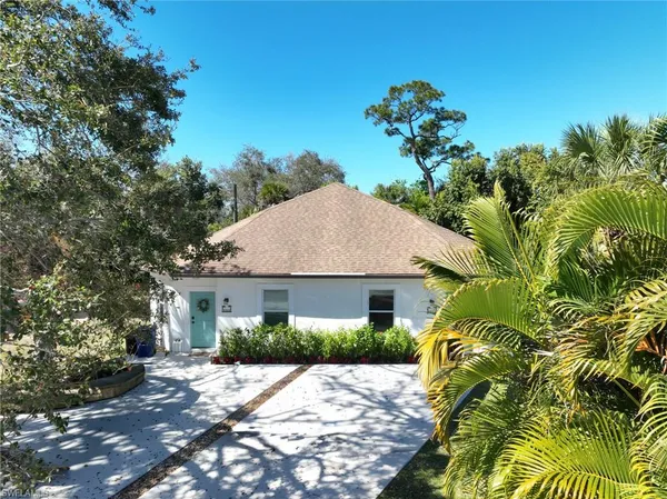 $699,000 | 8510 Tamara Court, Bonita Springs, FL 34135
