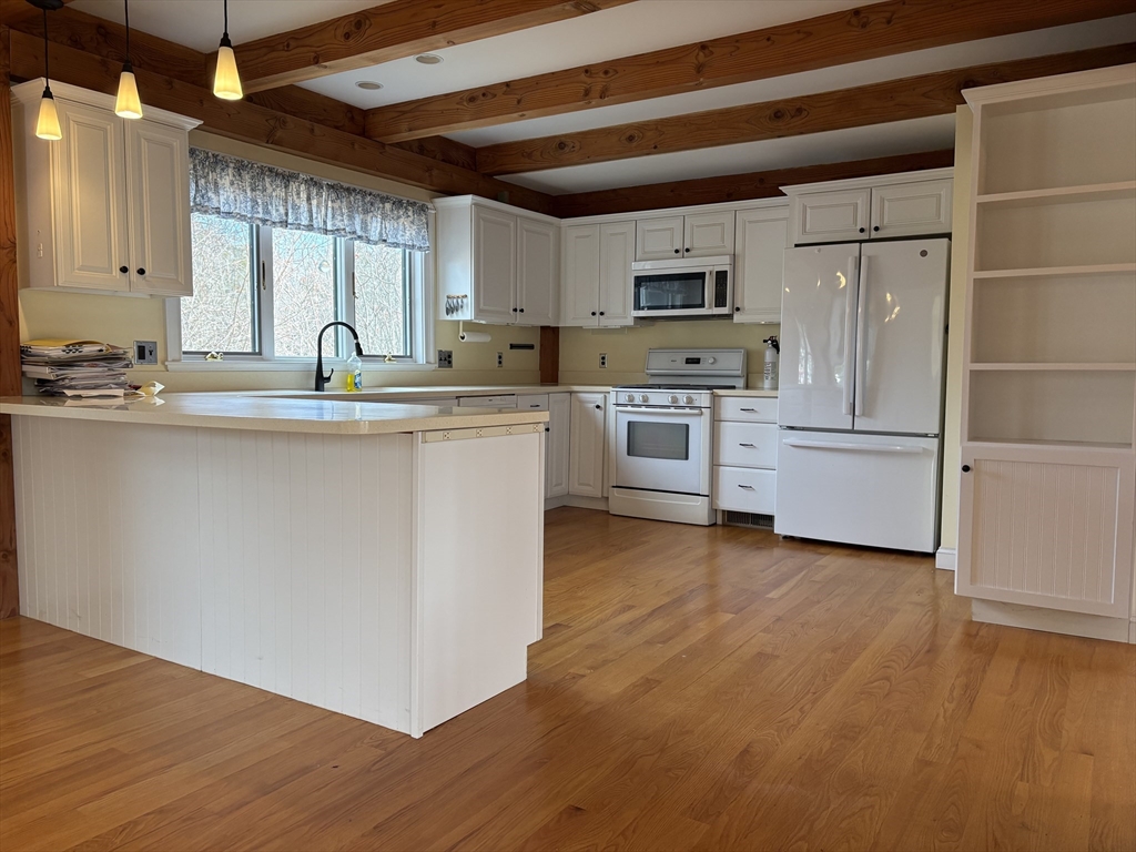 90 Whately Road Deerfield, MA 01373 - Photo 7 of 24