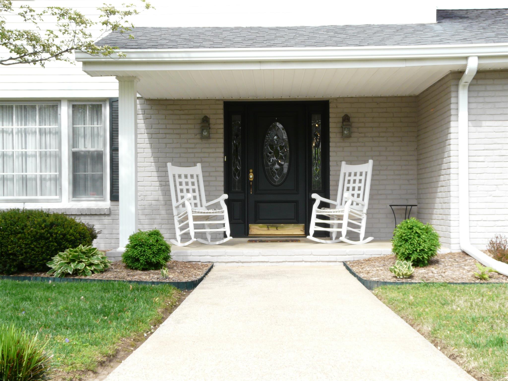 5333 Overton Road Nashville, TN 37220 - Photo 2 of 18 Relaxing covered front porch